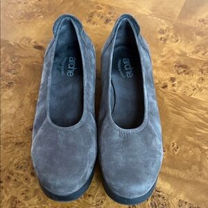 Arche Paris slip on shoes. Like new. Brushed leather. Brown/gray size 36